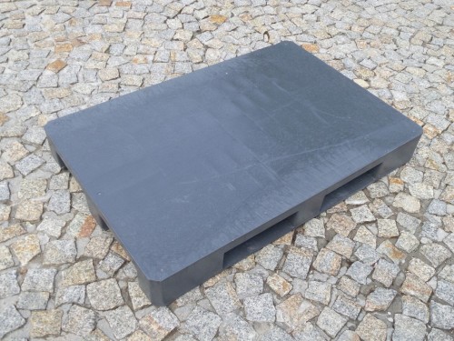 P18 czarna gładka bez bortnic